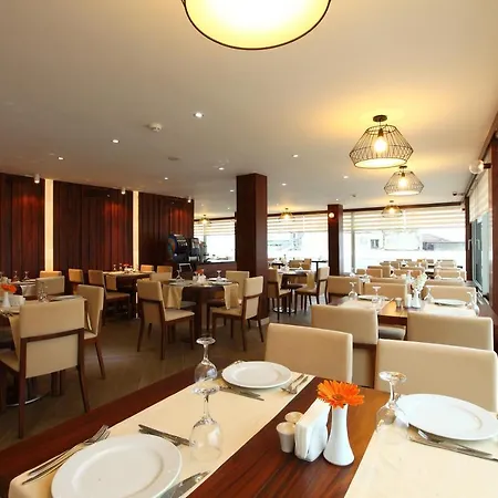 Victory & Hotell 4*