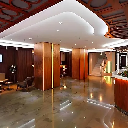 Hotel Victory & 4*
