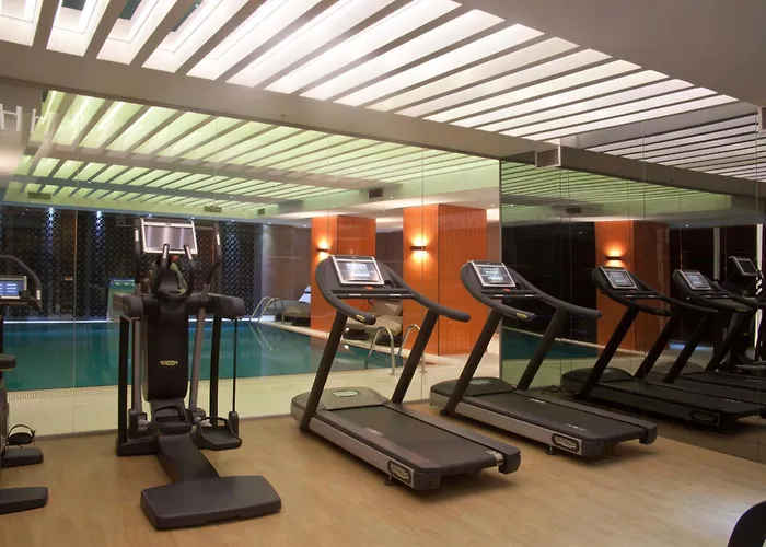 Отель Victory & 4*