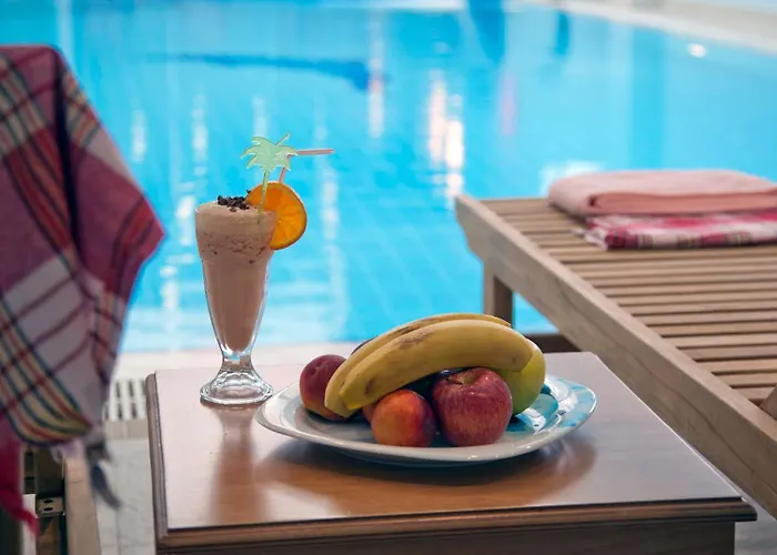 Отель Victory & 4*