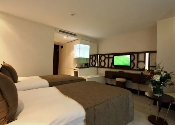 Отель Victory & 4*