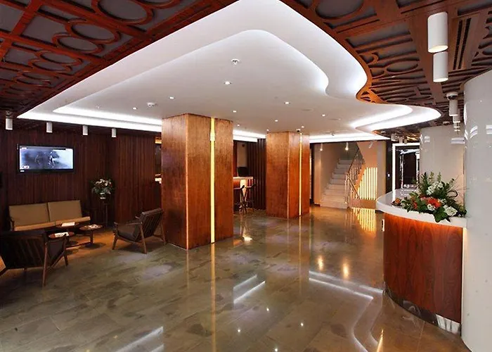 Отель Victory & 4*