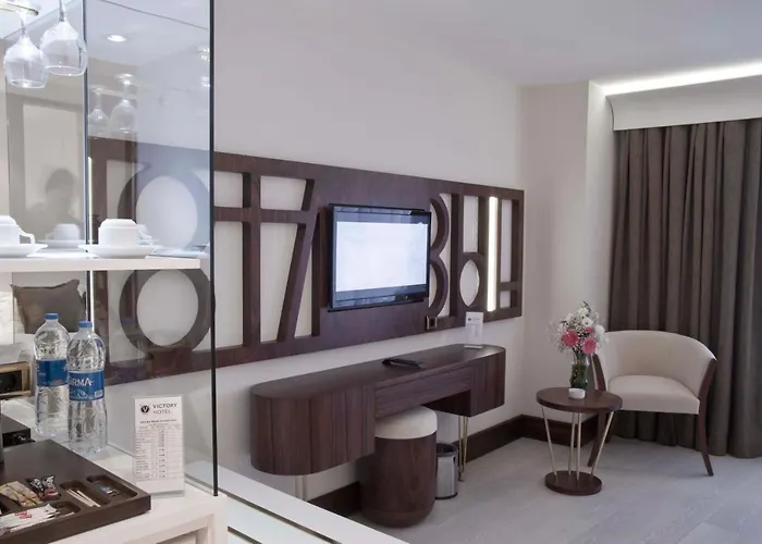 Victory & Отель