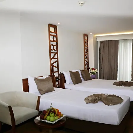 Hotel Victory & 4*